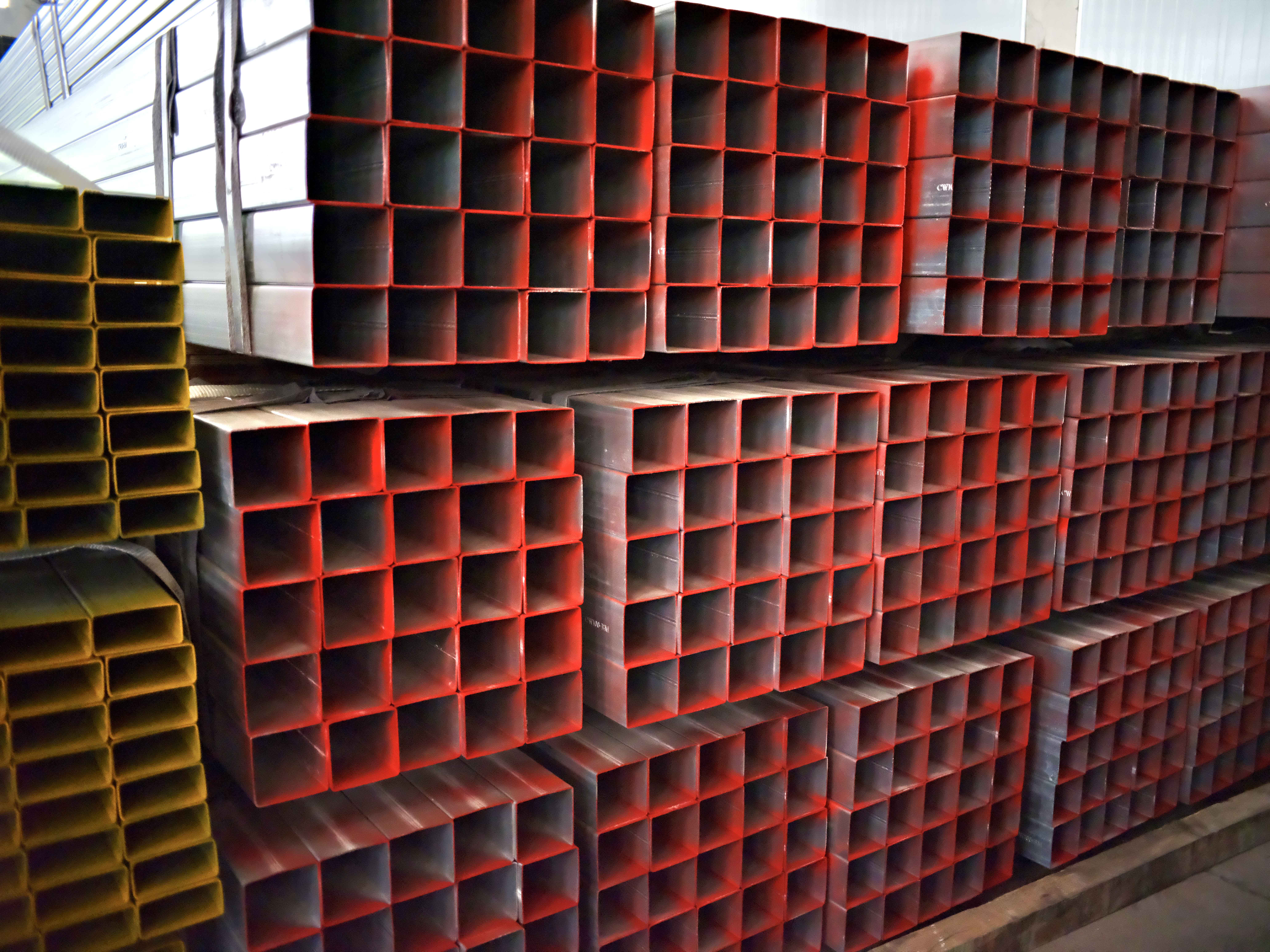 Custom-made welded pipes in diameters of 80-80mm.jpg